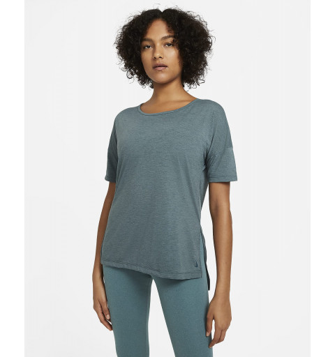 Camiseta Nike Mujer Dri-Fit Yoga Layer Verde